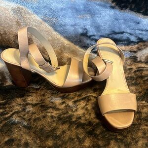 🎉 Michael Kors strappy sexy beige sandal w/heel.
